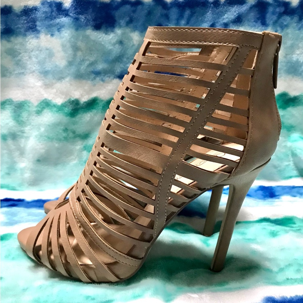 DbDk Fashion Stiletto Cage/Strappy Tan/Beige Heels Zip Back Closure Size 7 1/2 - Picture 4 of 10